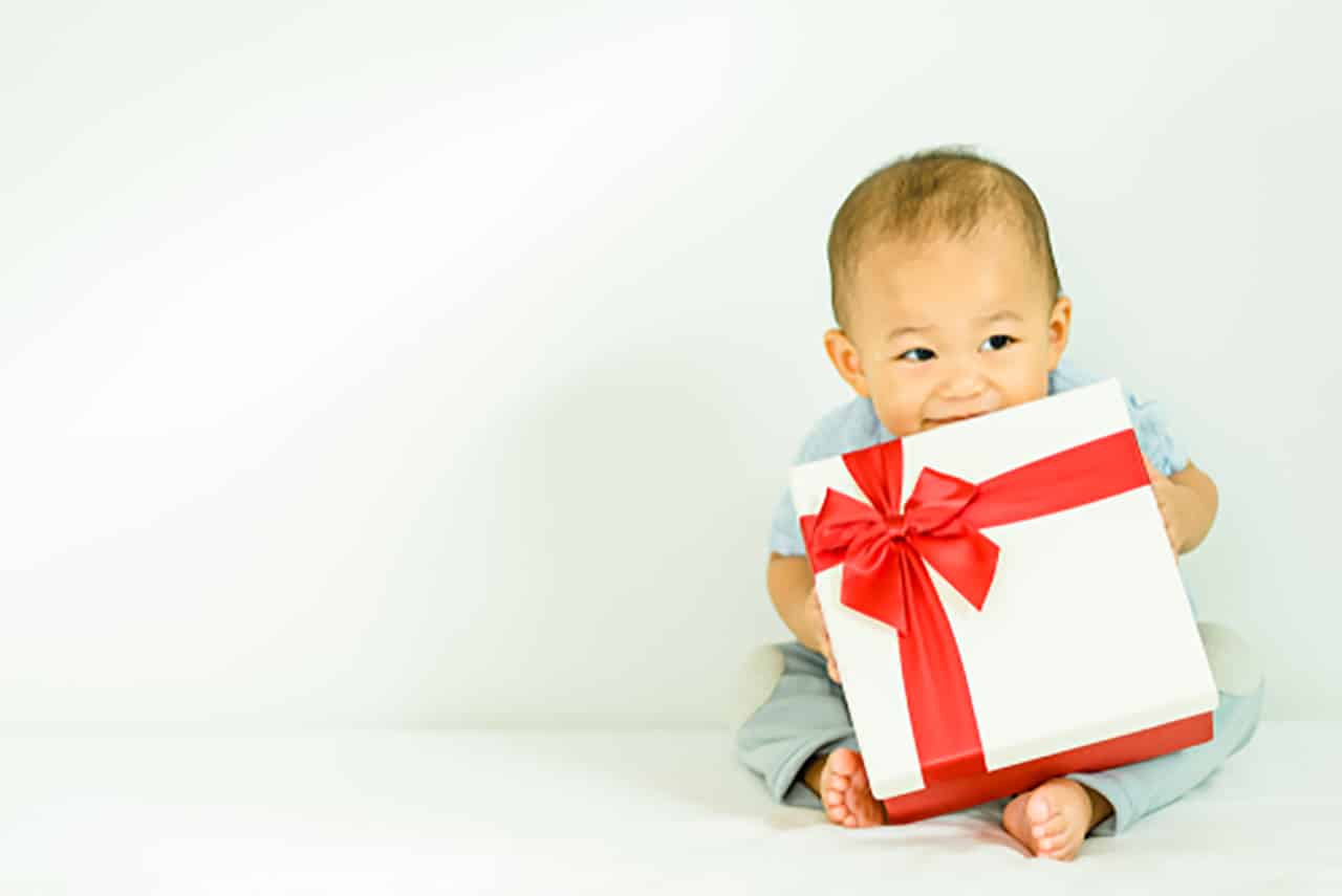 1歳の赤ちゃん 成長の目安やお世話する際のポイント 注意点をご紹介 Fam S Baby