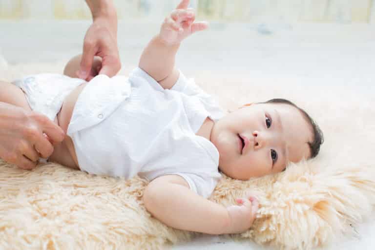 生後11ヶ月の赤ちゃん！成長の目安やお世話する際のポイント・注意点をご紹介 Fam's Baby