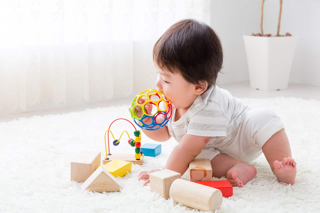 赤ちゃんの後追いって いつから ギャン泣きされずに離れる方法は Fam S Baby