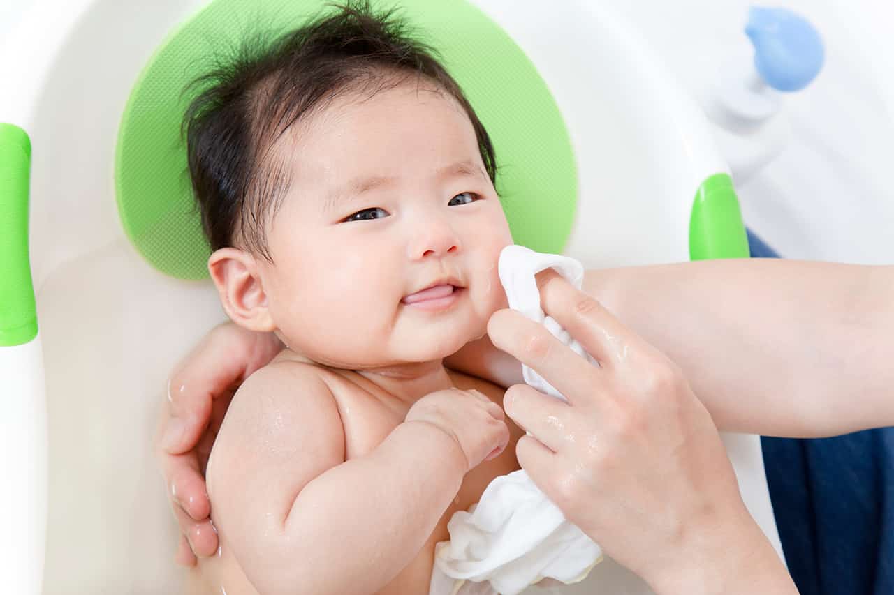赤ちゃんのフケの原因は ホームケアで改善できるの Fam S Baby