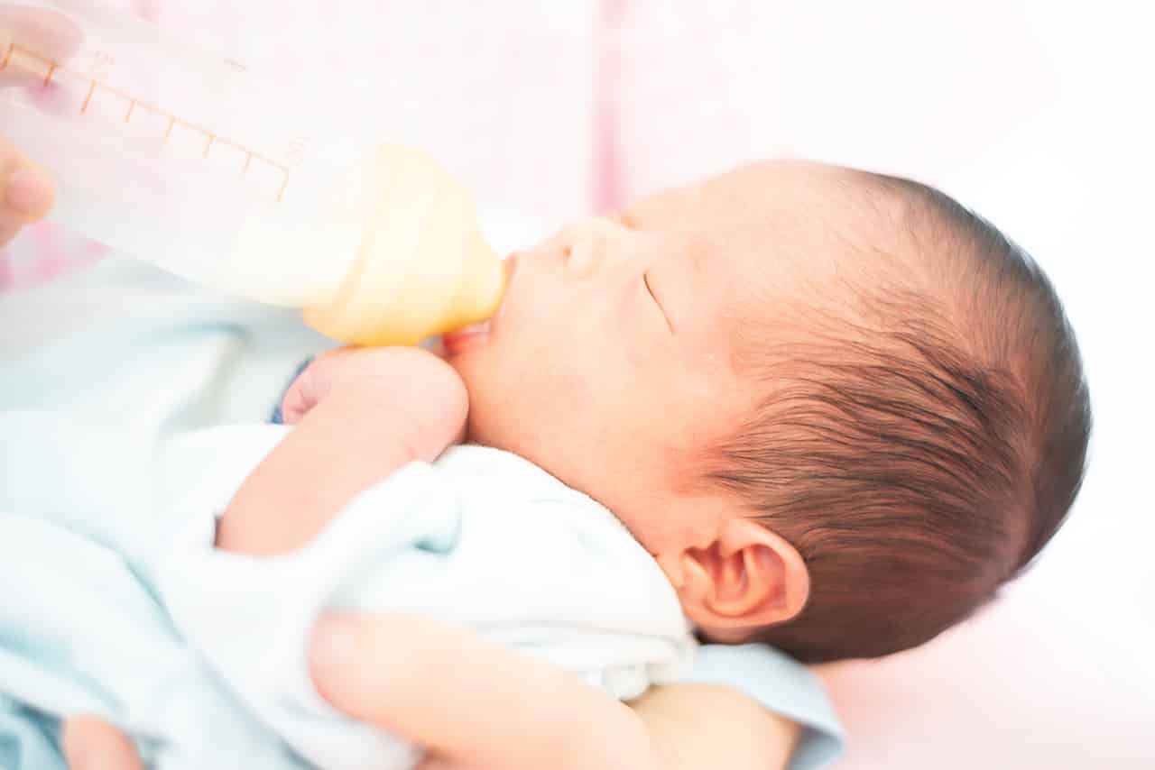 新生児の授乳量や回数・間隔－ミルクの場合