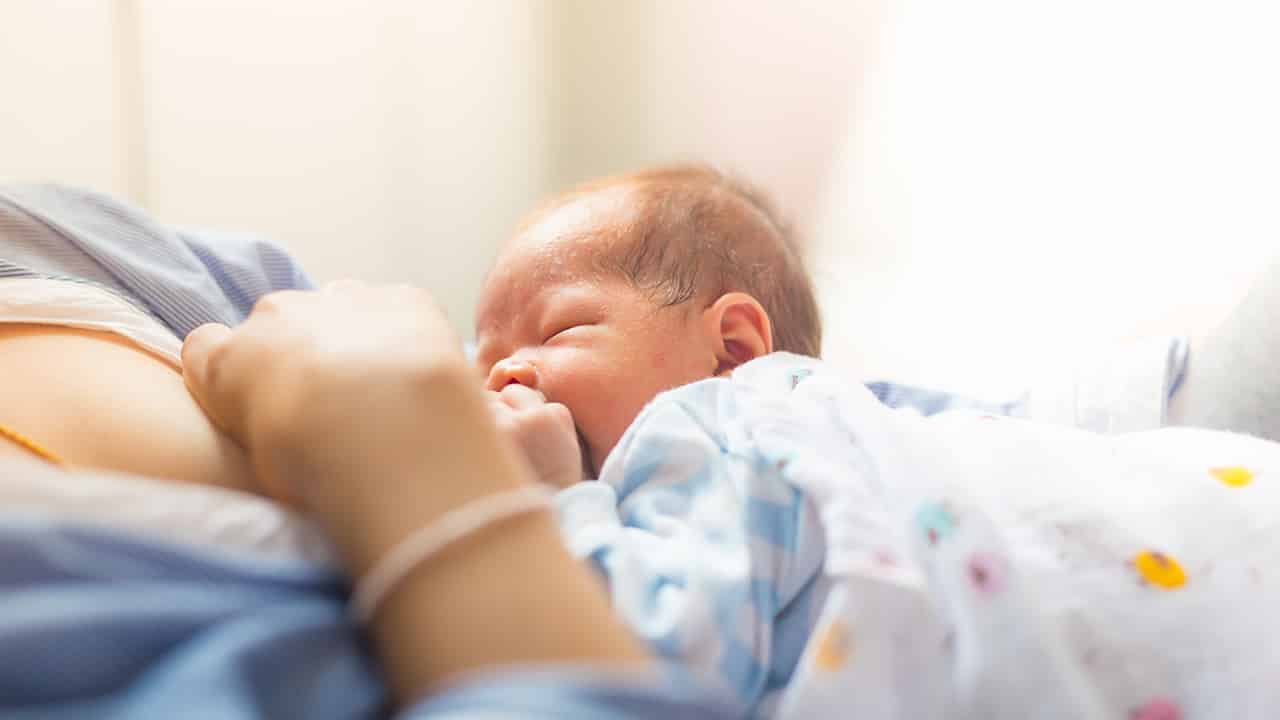 新生児の授乳量や回数・間隔－母乳の場合