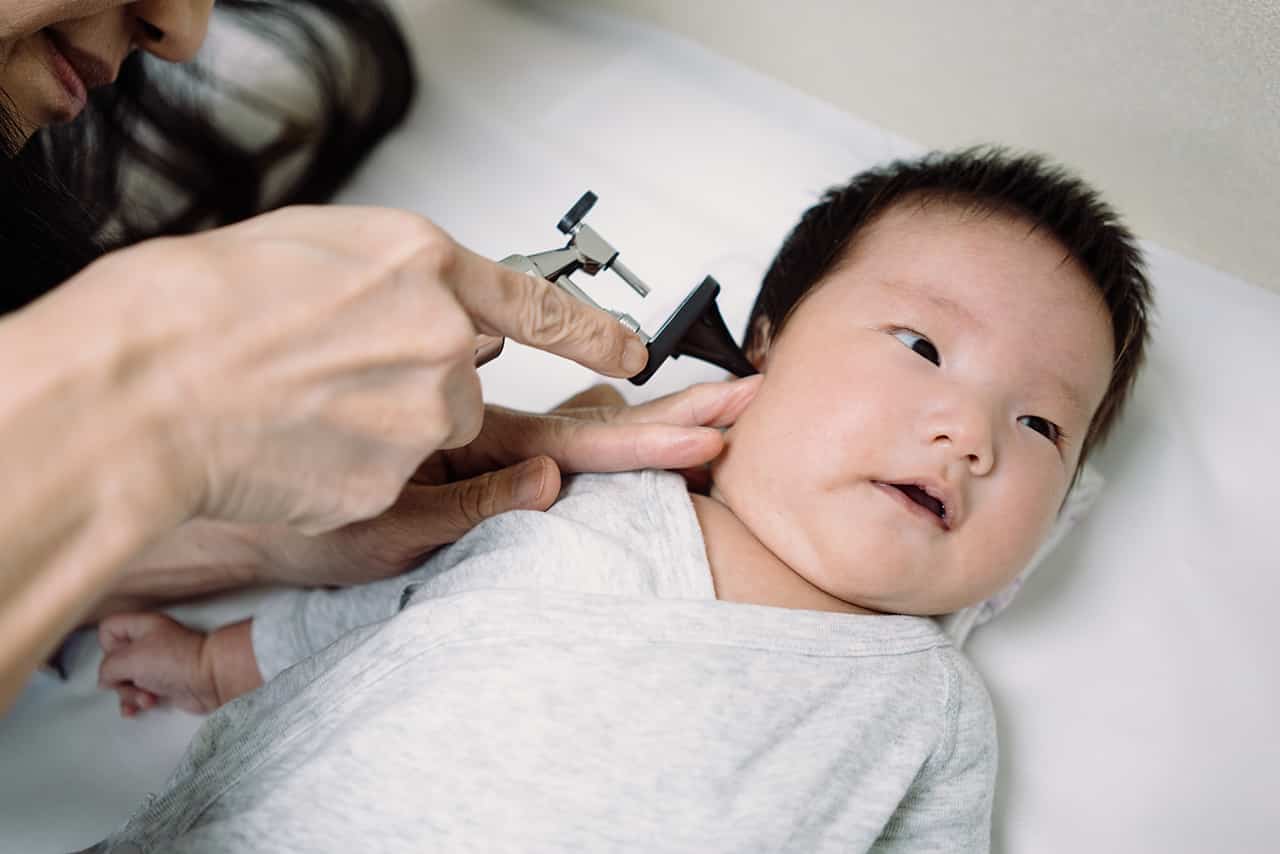 赤ちゃんの耳垢掃除は必要 家庭で耳垢を掃除する際の方法や注意点 Fam S Baby