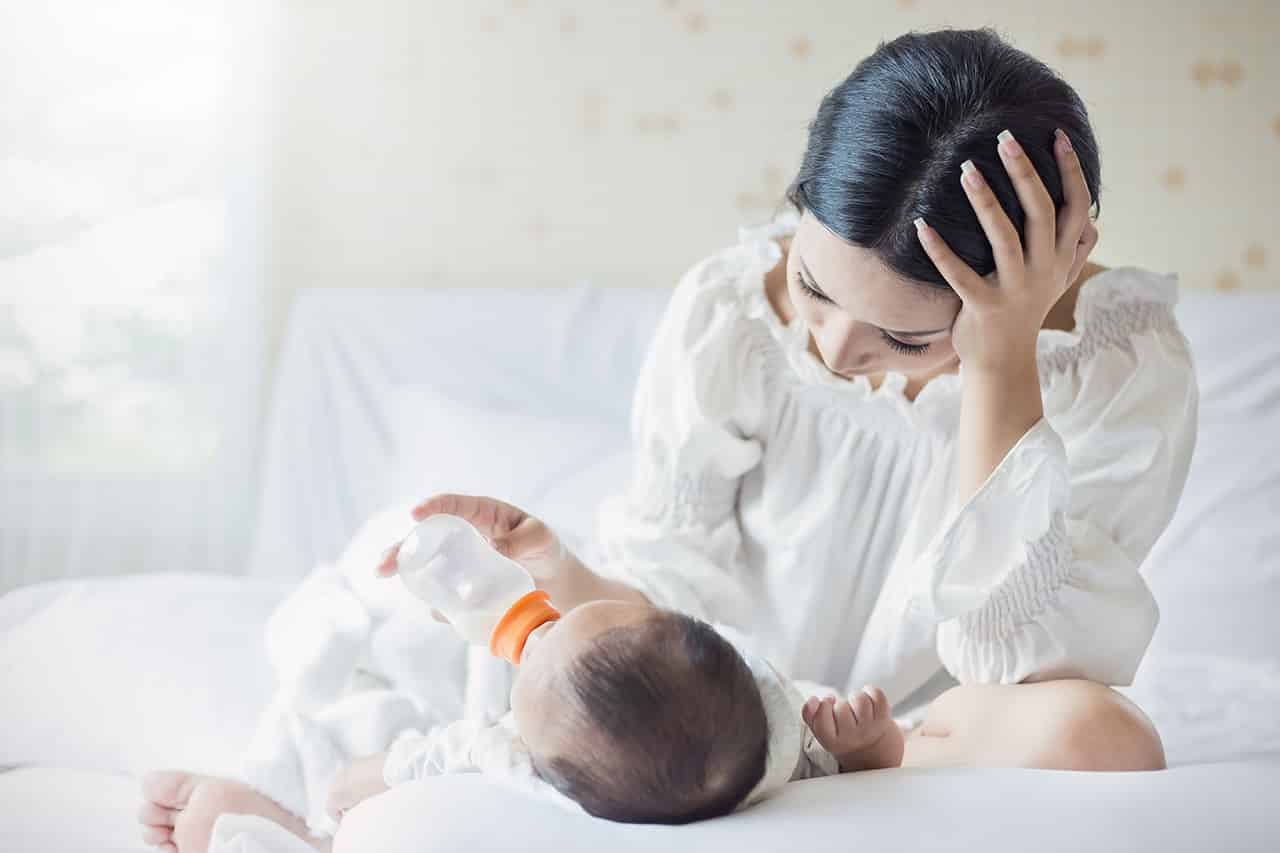 赤ちゃんが熱を出したらすぐに受診するべき 受診のタイミングやホームケアについて Fam S Baby
