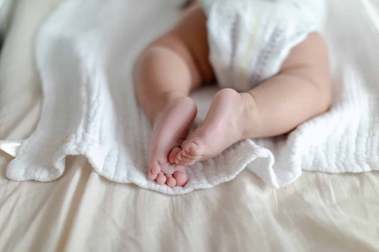 赤ちゃんも便秘になる 赤ちゃんが便秘になる原因と対処法などを解説 Fam S Baby