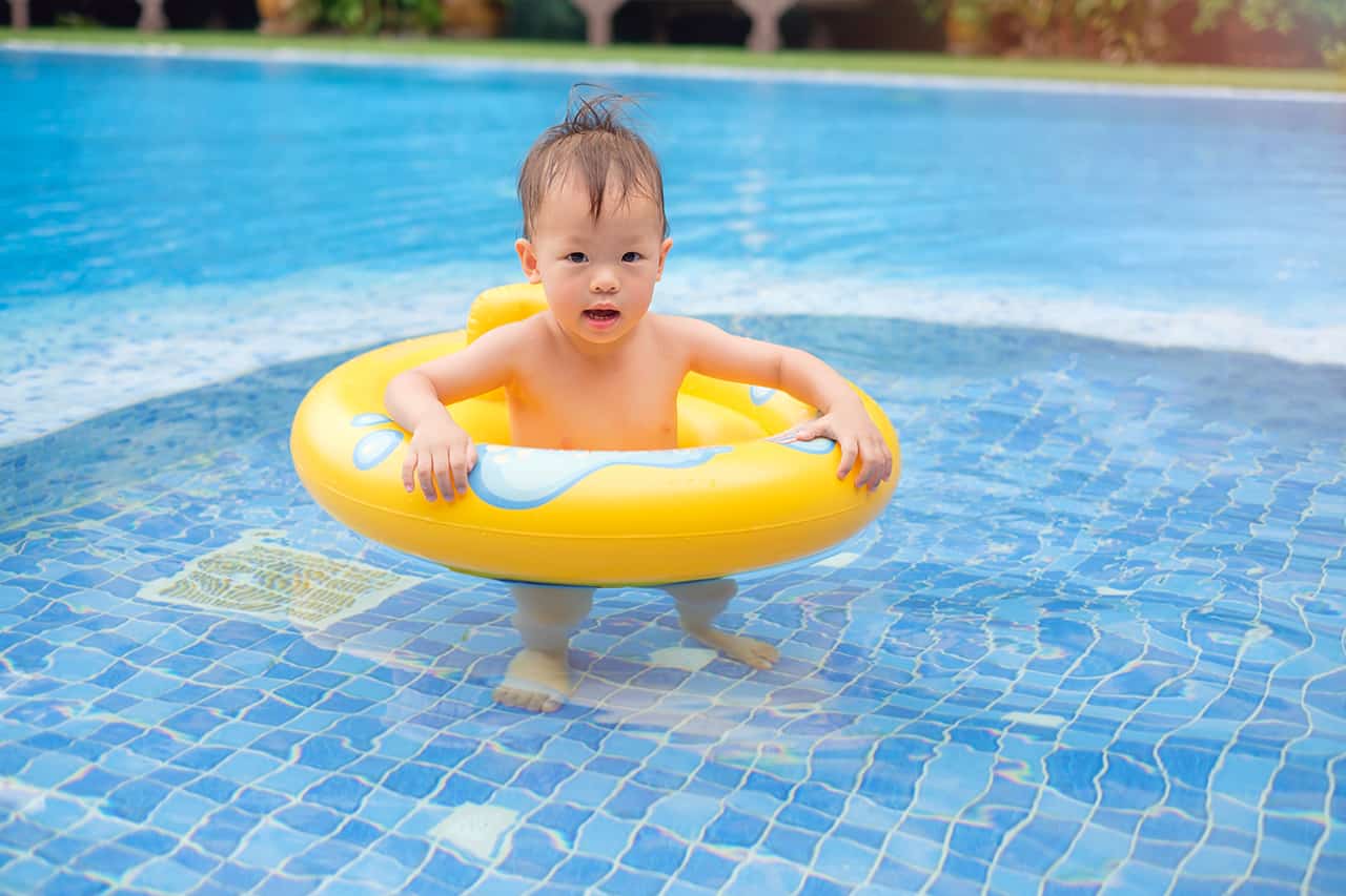 赤ちゃんのプールはいつからok とくに注意すべき点を解説 Fam S Baby