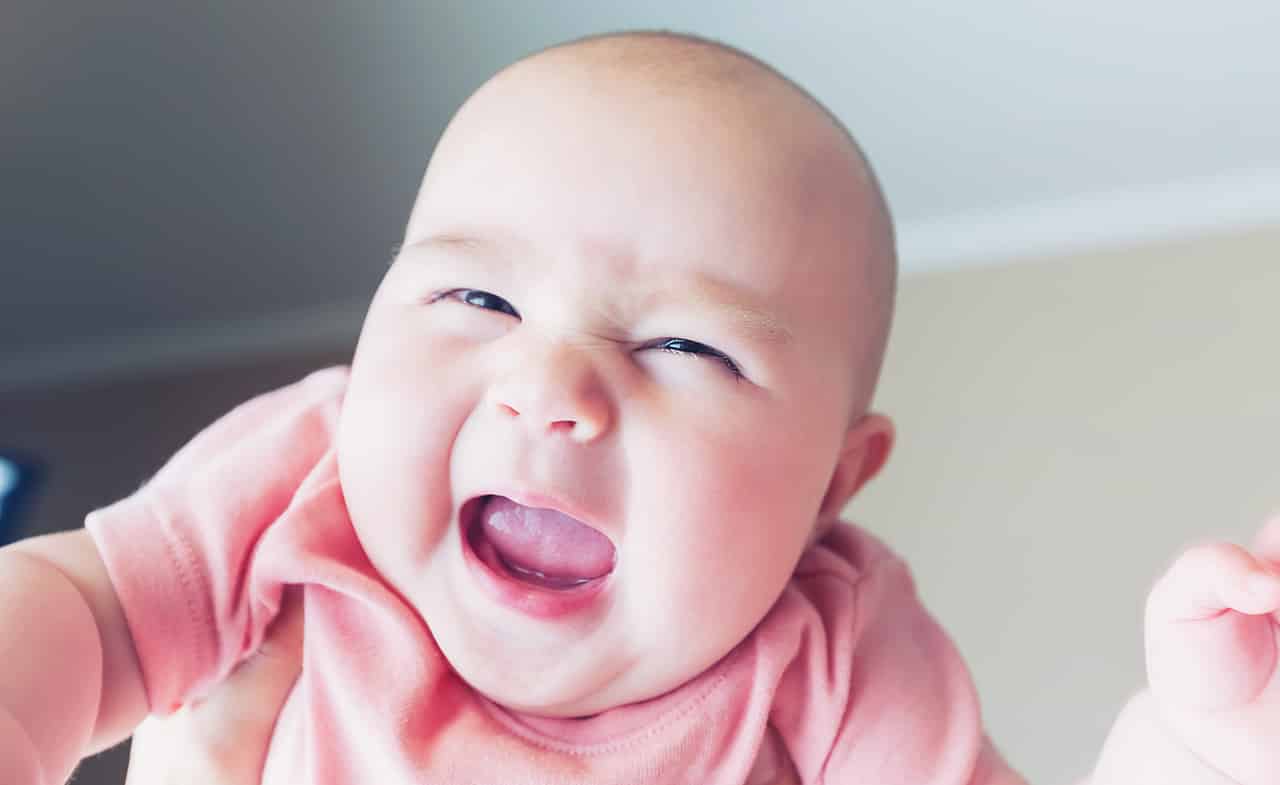 赤ちゃんが叫ぶ理由と対処法