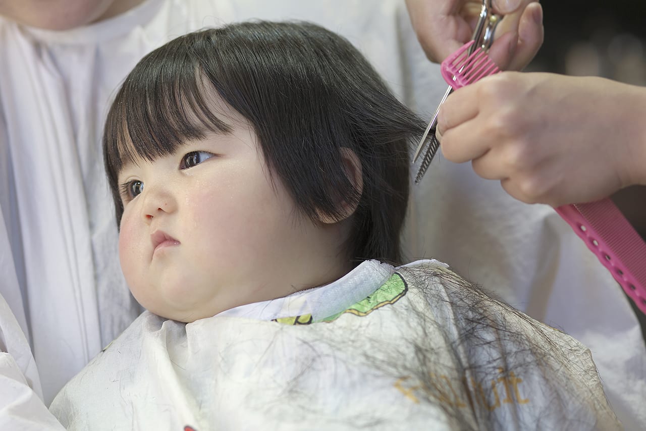 赤ちゃんの散髪をするのはいつ 自宅で散髪する方法も紹介 Fam S Baby