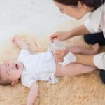赤ちゃんのうんちがネバネバしてる 粘液便の原因や対処法とは Fam S Baby