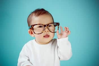赤ちゃんの視力はどれくらい 視力の発達を月齢別にチェック Fam S Baby