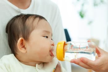 赤ちゃんに水道水を飲ませても大丈夫 飲ませるときの注意点とは Fam S Baby