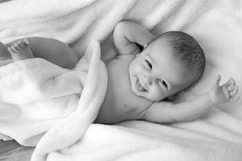 赤ちゃんのよだれかぶれを防ぐには 原因からオススメの対策までをご紹介 Fam S Baby