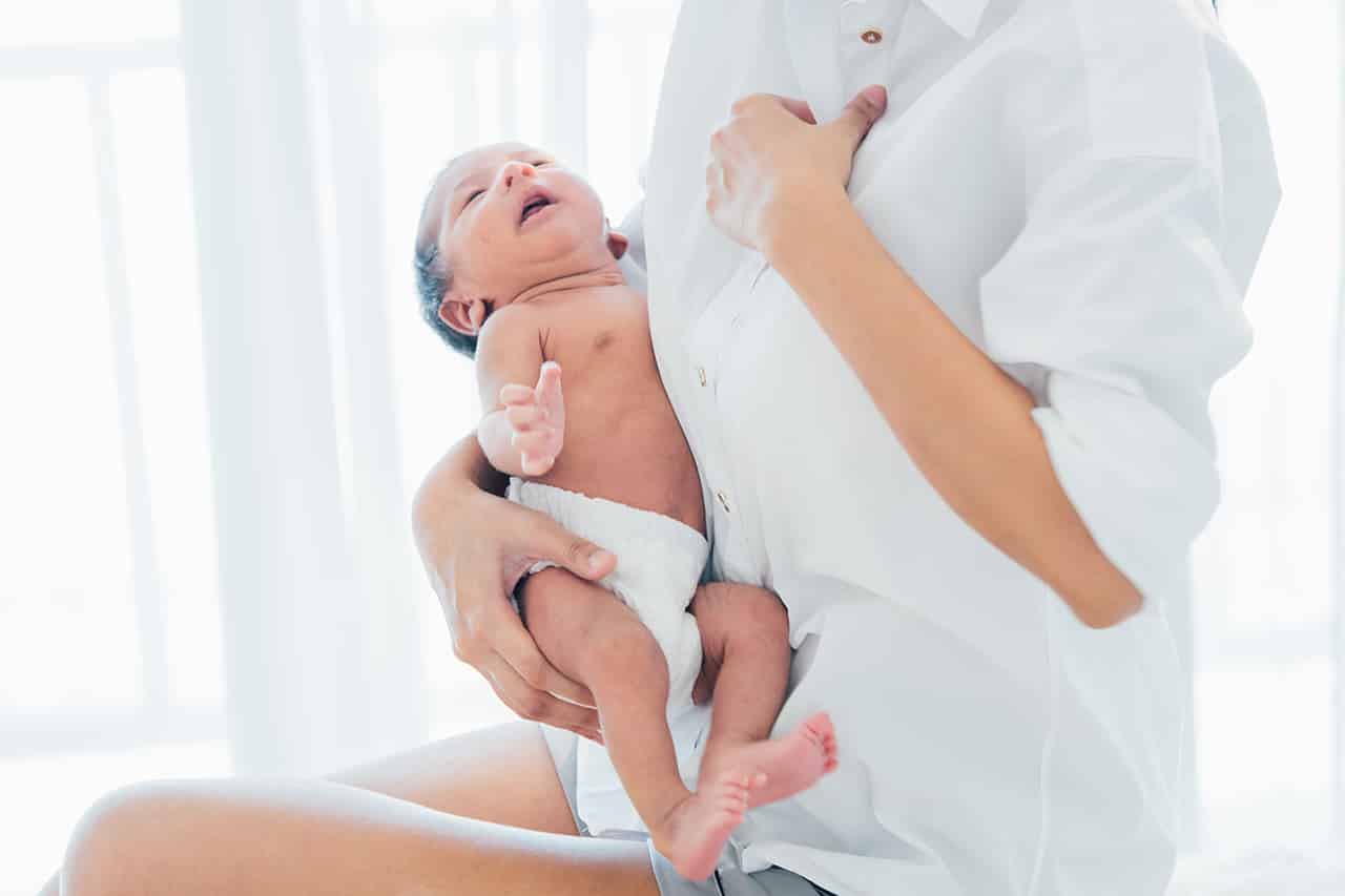 赤ちゃんが母乳を飲まないのはなぜ 原因と対処法を解説 Fam S Baby