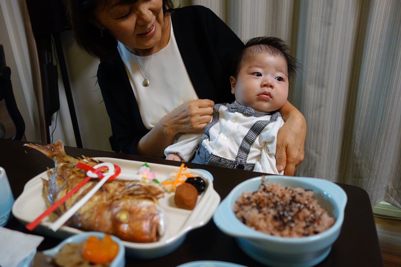 お食い初めのやり方とは 準備するものや注意点をわかりやすく解説 Fam S Baby お食い初めのやり方とは 準備するものや注意点をわかりやすく解説 Fam S Baby