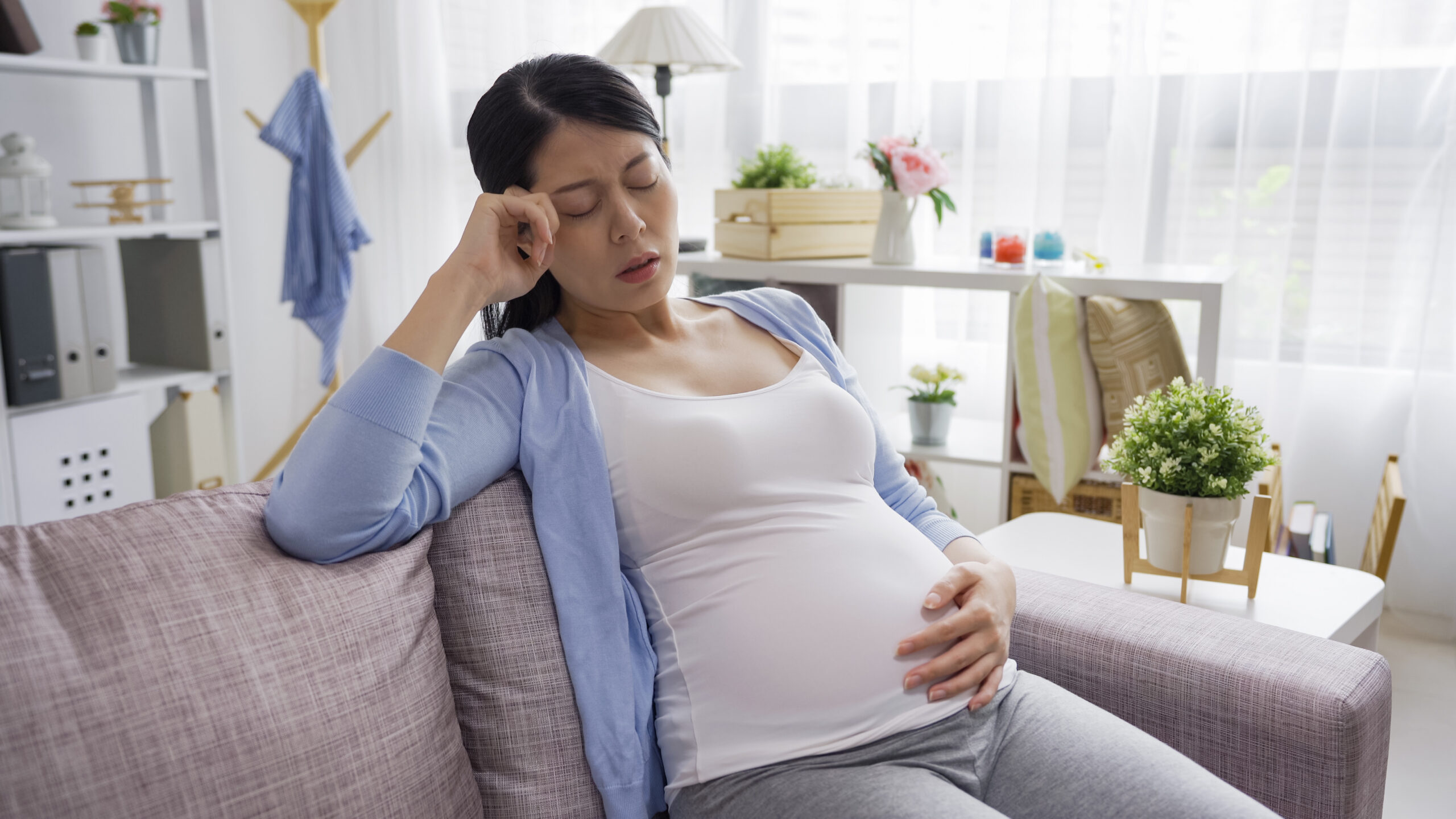 妊娠中のママはストレスを感じやすい 赤ちゃんへの影響 ストレスの対処法とは Fam S Baby